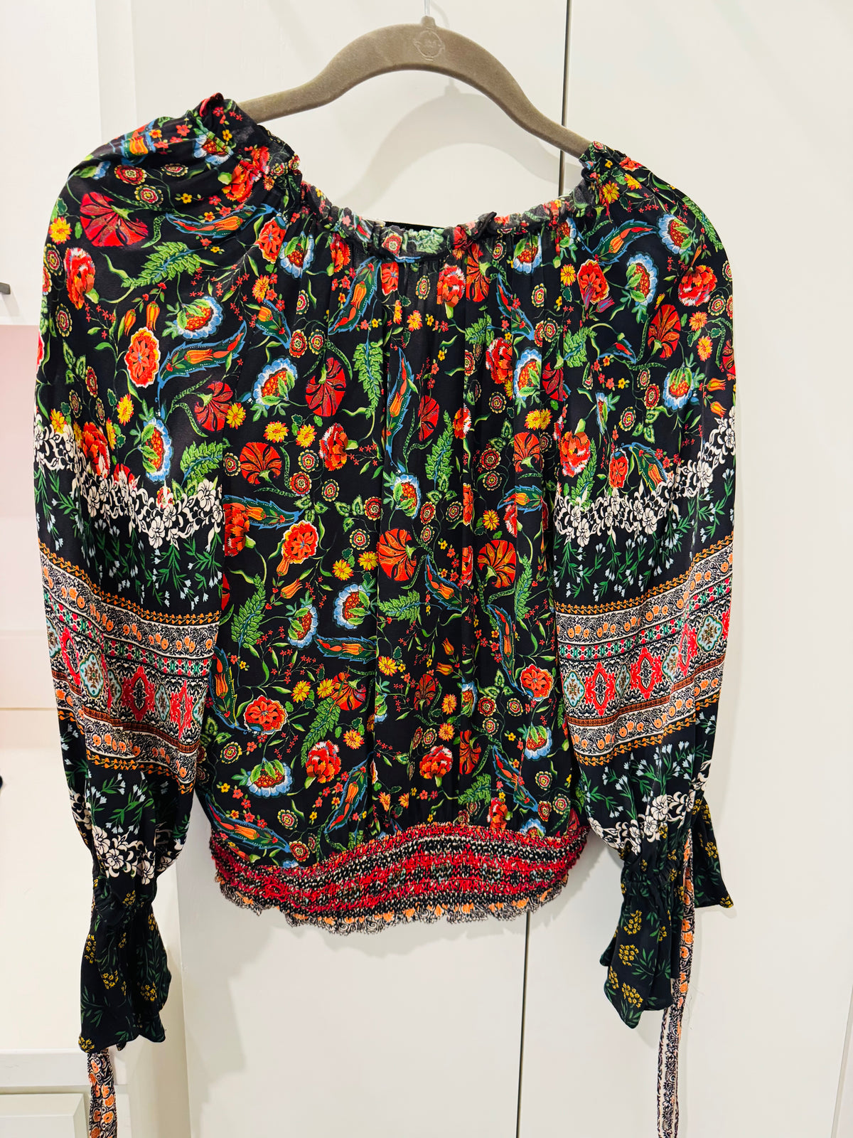 Alice + Olivia Floral Print Puff Sleeve Blouse
